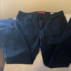 Guess men’s black straight leg jeans